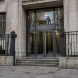 Intrarea principală în sediul Serviciului Român de Informații din București