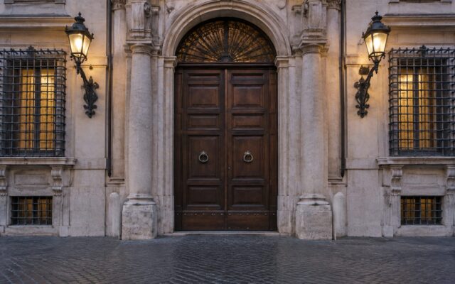 Intrarea principală în Palazzo Chigi