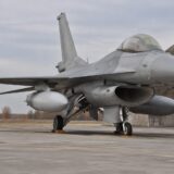 Avion de vânătoare la sol