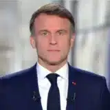 Președintele în timpul unui discurs televizat