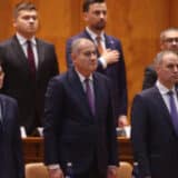 Respinsă de Bolojan, masa pentru o mie de persoane în Qatar a fost aprobată de noul guvern. Parlamentari pot face parte din d