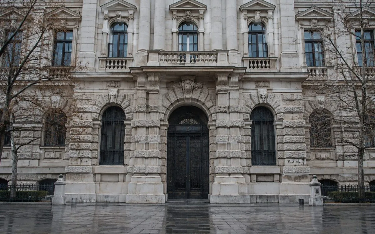 Sediul din Budapest’s Szabadság Square