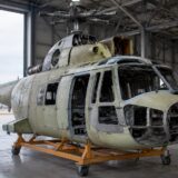 Elicopter în hangarul Ghimbav