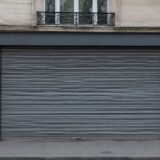 Magazin cu obloane trase în Paris