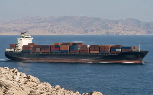 Navă în strâmtoarea Hormuz