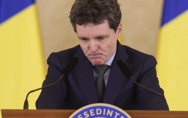 Nicușor Dan, la pupitrul Președinției