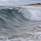Val în Oceanul Atlantic