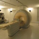Pacienții cu boli cronice nu au o limită generală de un RMN sau CT decontat pe an. Pot rămâne însă fără loc