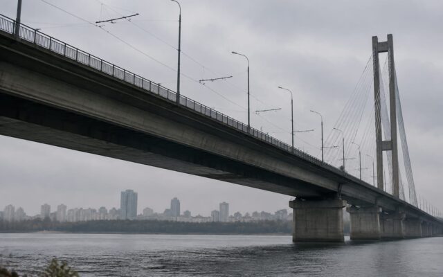 Kyiv’s Northern Bridge