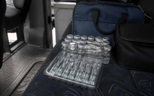 Polițiștii au găsit la Calafat peste 3.000 de flacoane pentru injecții cu toxină botulinică, ascunse printre bagaje