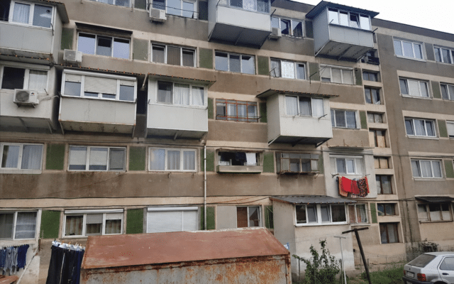 Proprietarii care au închis balcoane înainte de 25 august 2026 nu vor fi amendați în baza noului cod, spune ministrul. Lucrările fără aprobare trebuie legalizate