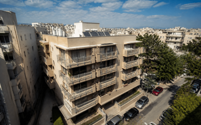 Proprietarul unui apartament nelocuit are 10 zile să conteste o sumă greșită la întreținere. Cheltuielile comune rămân de plată