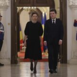 Nicușor Dan apără libertatea presei după ce manifestanții au aprins lumânări pentru Cristian Tudor Popescu