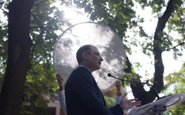 Guvernul Niculescu, Luca Niculescu este așteptat joi în Parlament cu propunerea de cabinet în care PSD are 11 miniștri