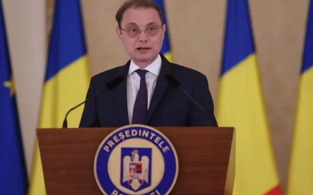 Premierul în timpul unei declarații