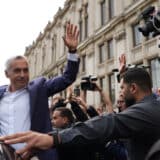 Susținători la proteste Călin Georgescu