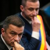 Un oficial în timpul negocierilor