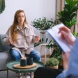 Senatul a respins proiectul pentru mersul la psiholog fără acordul părinților de la 16 ani. Camera Deputaților va decide