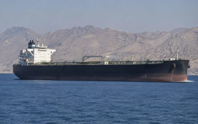 Petrolier în Strâmtoarea Ormuz
