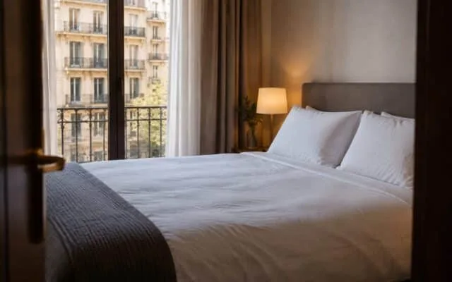 Cameră cu taxe turistice 2026